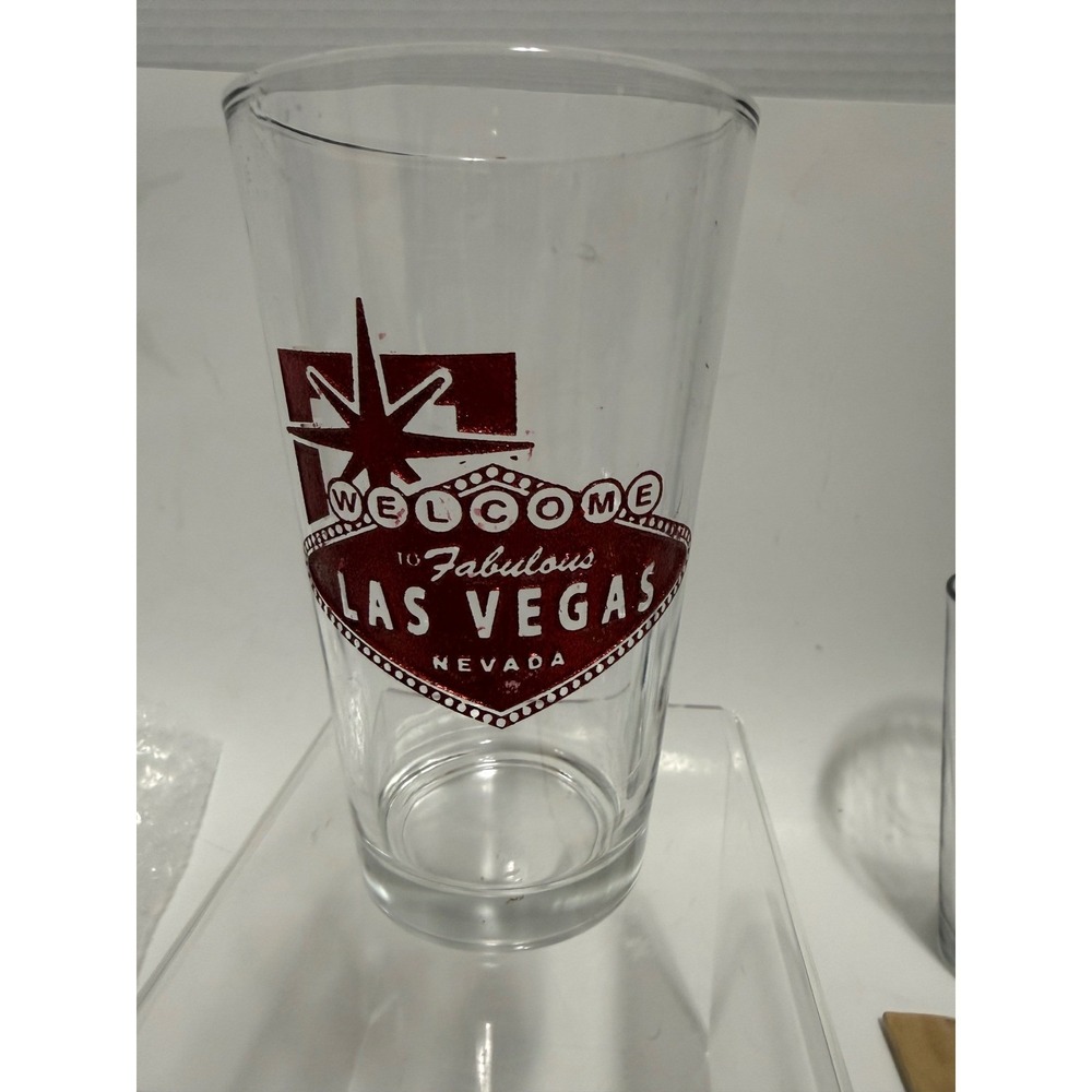 Welcome to Fabulous Las Vegas Nevada Pint Glass Clear Red Souvenir Barware 16oz